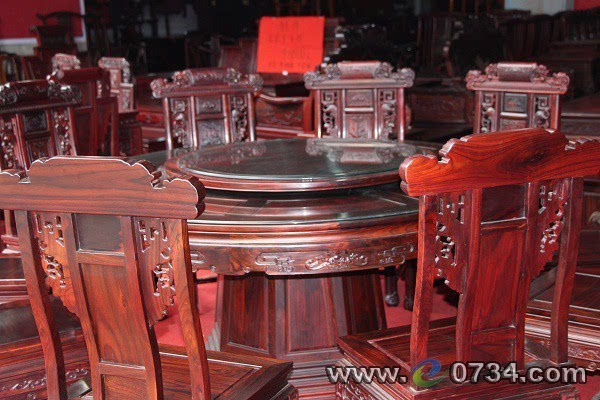 紅木家具展銷會:衡陽老鄉(xiāng)紅木家具工廠價直銷